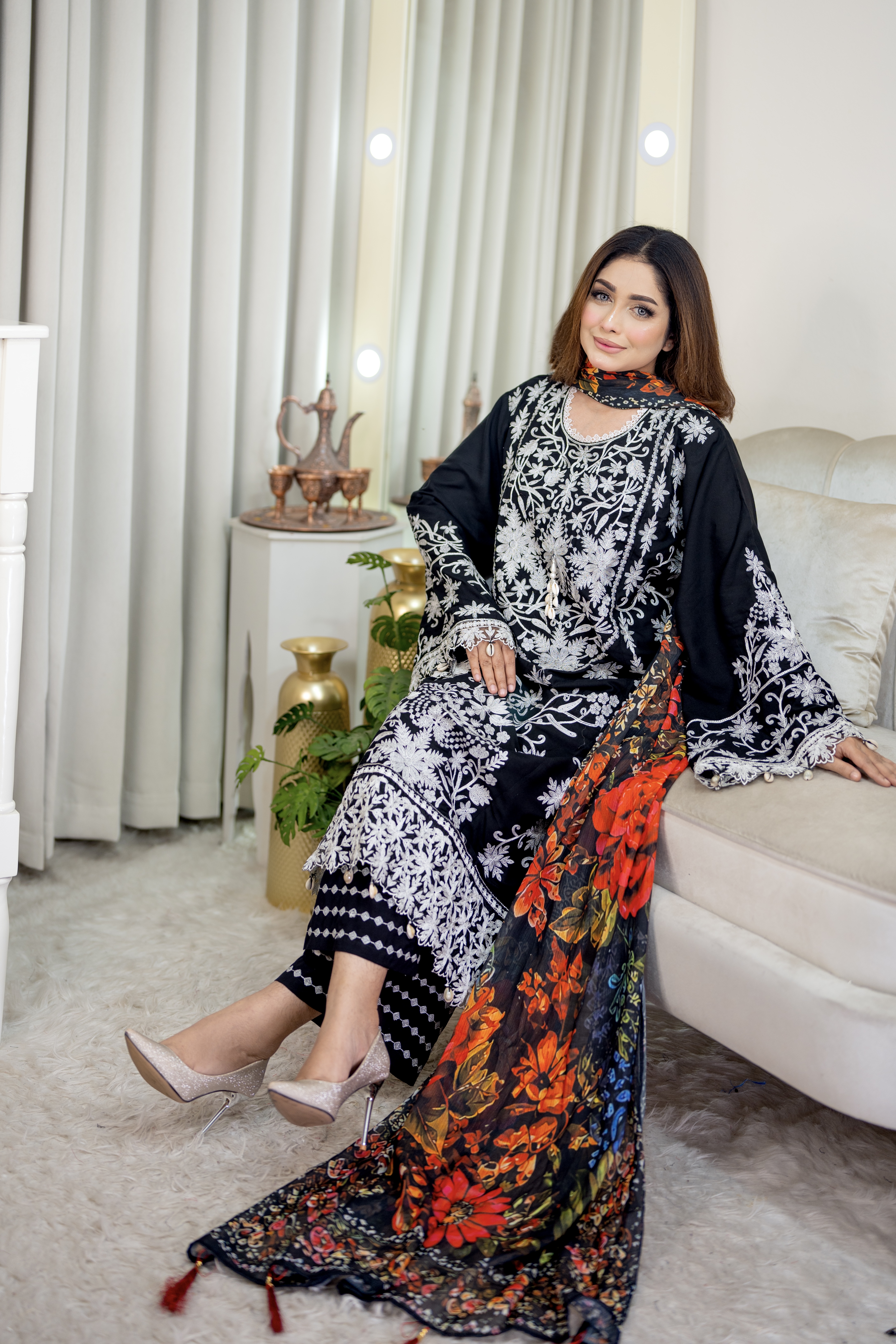 Elegance from the new Black collection